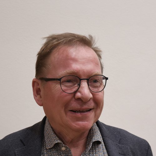 Anton Distelberger <br/>Bass